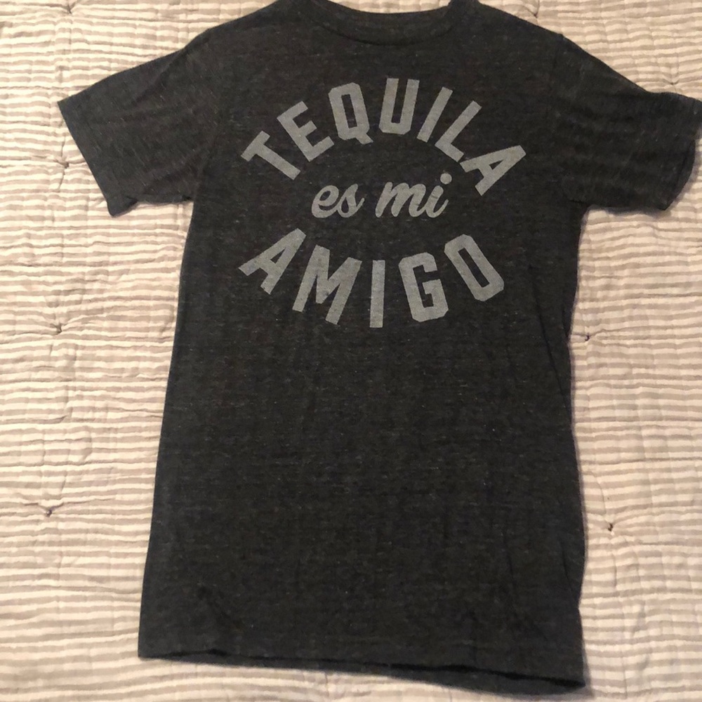 Novelty Tequila es me Amigo Tee